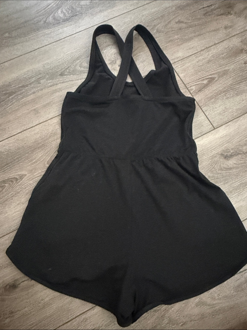 Vuori Black Crossback One-Piece Romper - Picture 4 of 5